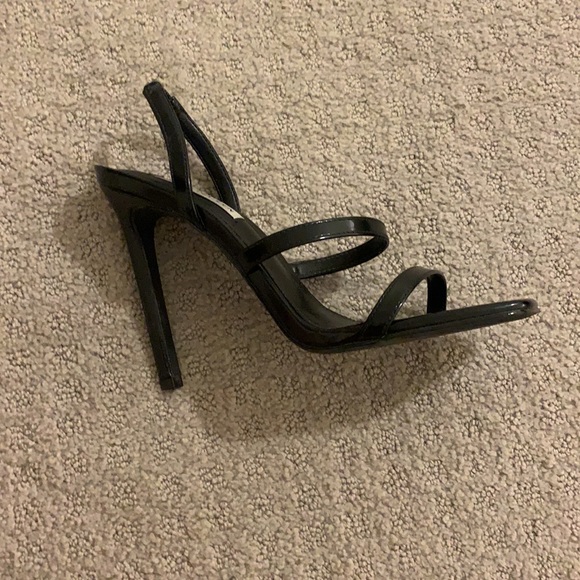 Steve Madden Black Three Straps High Heels. Size M - Picture 2 of 2